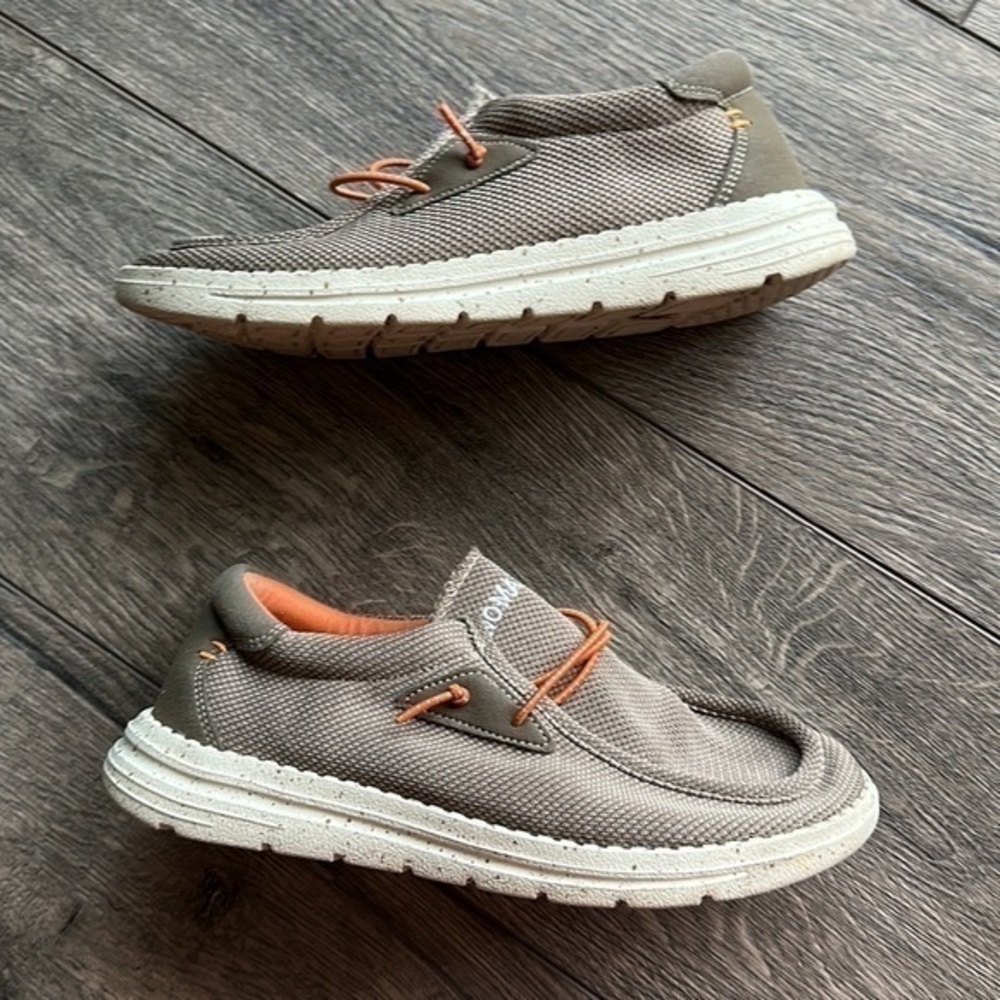 Bruno Marc shoes tan & orange slip on boat shoes cowboy slippers size 6